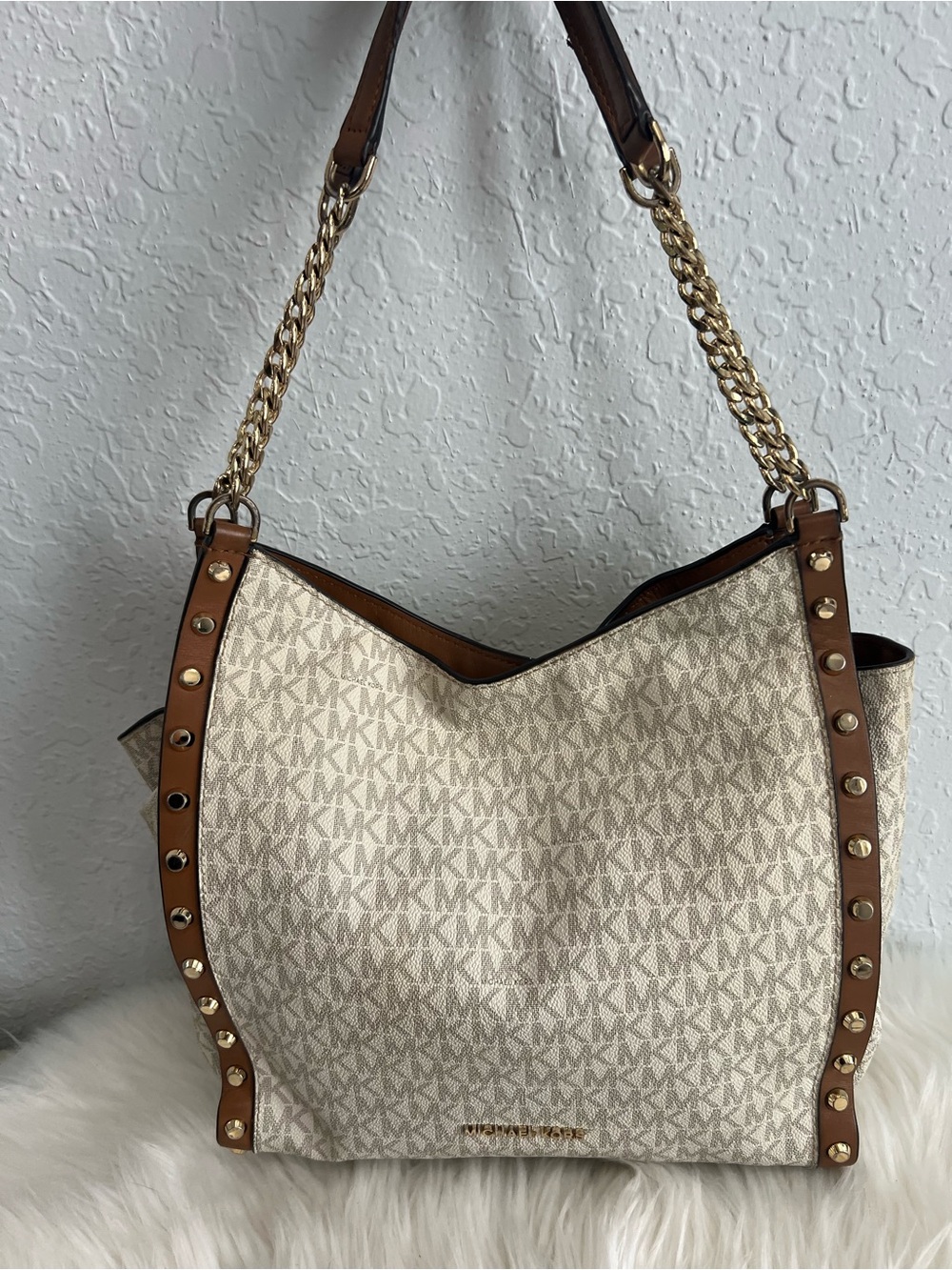 Michael Kors Cream Logo Hobo with Brown Trim and Gold Chain - Picture 2 of 7